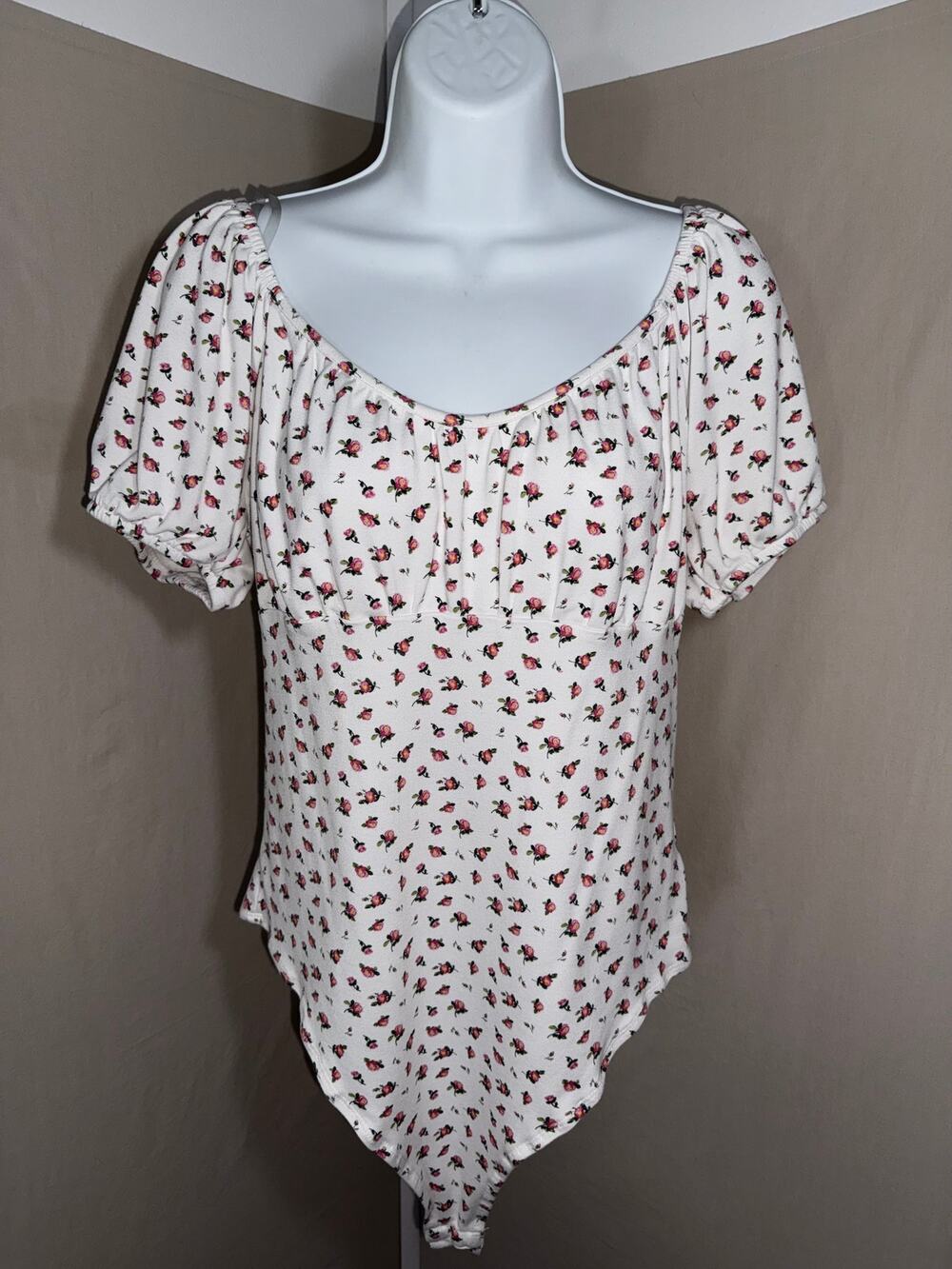 Celebrity Pink Floral Sweetheart Bodysuit XXL Puff Sleeve White Ribbed Thong